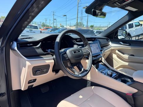 New 2026 Jeep Grand Cherokee Limited AWD/4WD image 12
