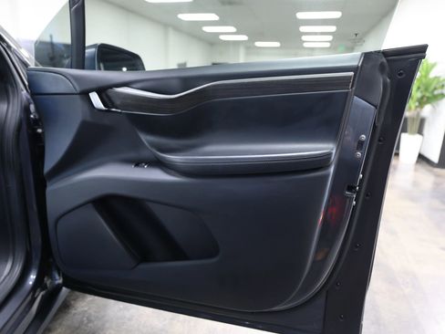 Used 2016 Tesla Model X 90D image 32