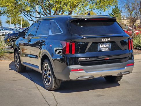 New 2026 Kia Sorento S image 3