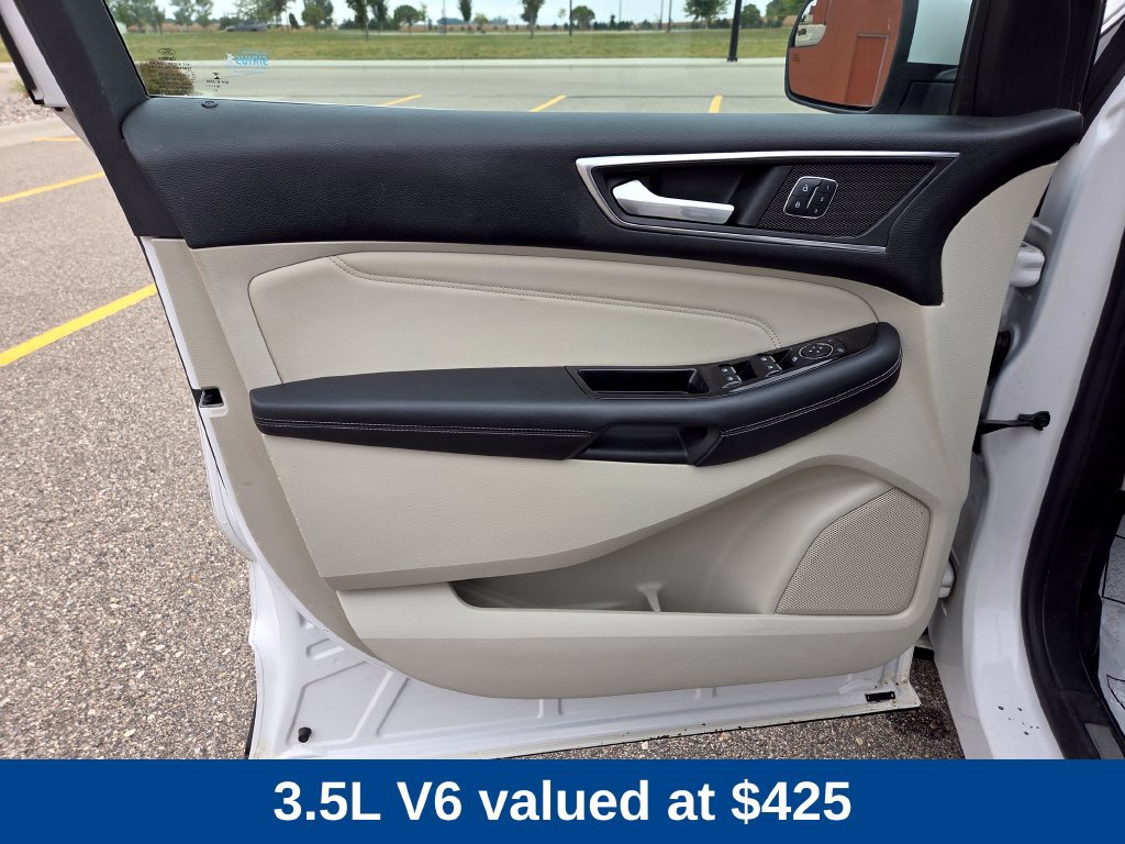 Used 2015 Ford Edge Titanium FWD image 5