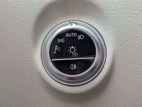 Used 2022 Mercedes-Benz C 300 Sedan image 35