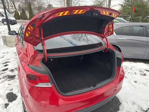 Used 2013 Hyundai Elantra SE image 31