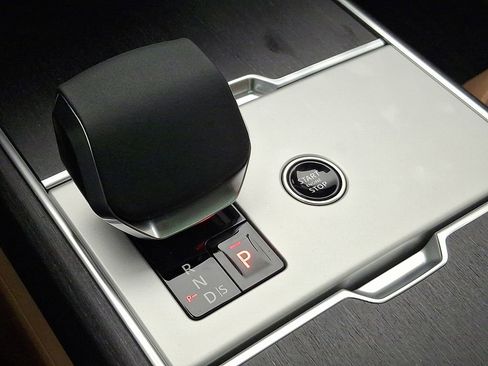 New 2026 Land Rover Range Rover SE image 12