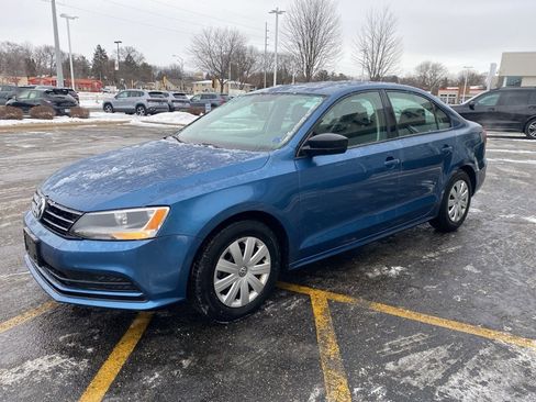 Used 2016 Volkswagen Jetta S image 2