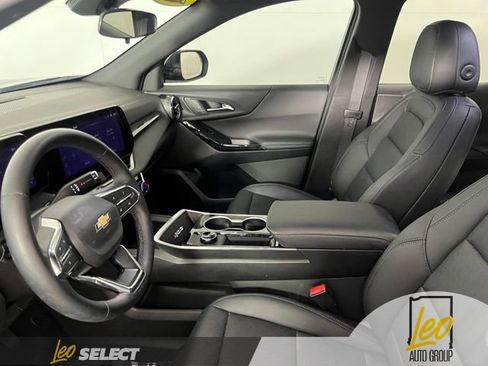 Used 2026 Chevrolet Equinox LT w/ Convenience Package II FWD image 10