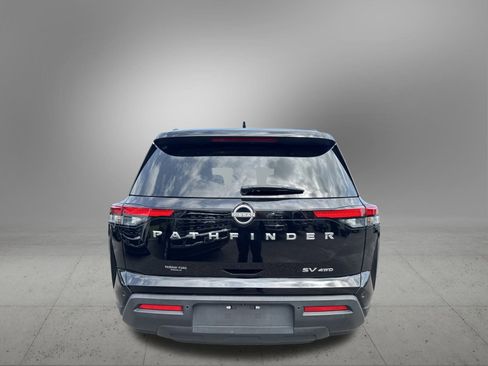 Used 2024 Nissan Pathfinder SV image 8