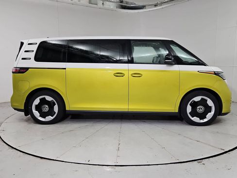 New 2025 Volkswagen ID. Buzz Pro S Plus image 7