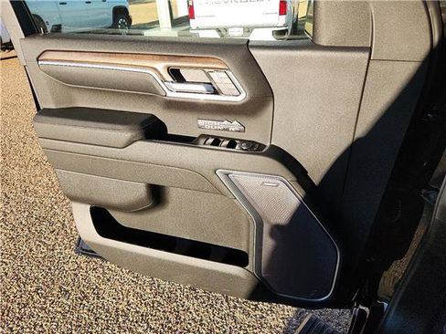 New 2026 Chevrolet Silverado 1500 High Country w/ Midnight Edition AWD/4WD image 13