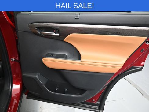 Certified 2025 Toyota Highlander LE image 38