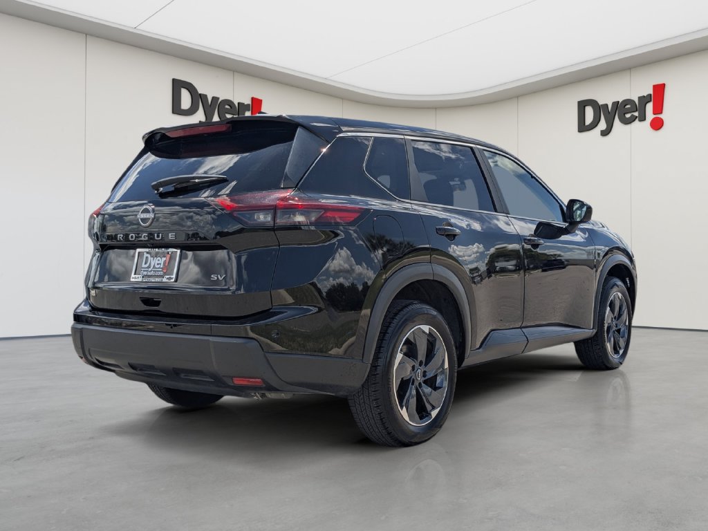 Used 2024 Nissan Rogue SV FWD image 3