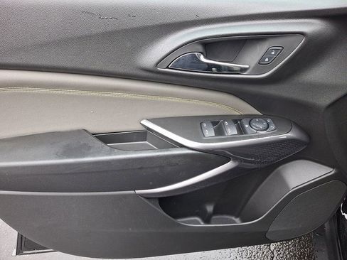 Certified 2025 Chevrolet Trax ACTIV image 13