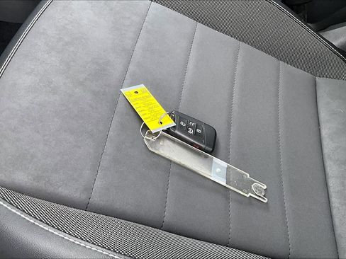 Certified 2022 Volkswagen Taos SE image 15