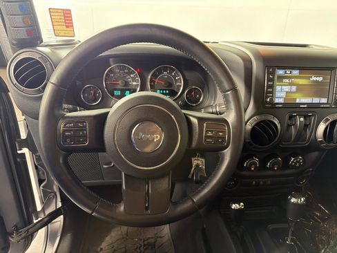 Used 2017 Jeep Wrangler Sport AWD/4WD image 13
