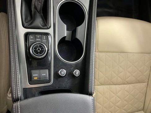 Used 2017 Nissan Maxima Platinum w/ Medallion Package FWD image 29