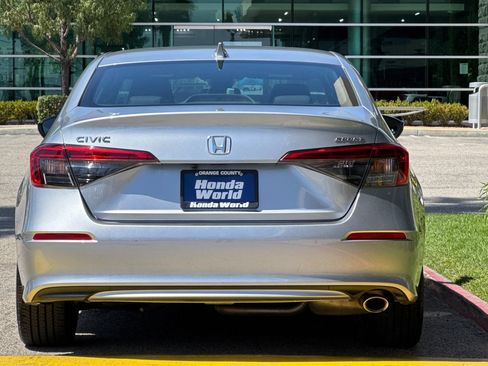 Used 2023 Honda Civic Sport image 5