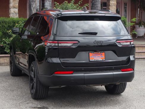 Used 2024 Jeep Grand Cherokee L Altitude AWD/4WD image 6