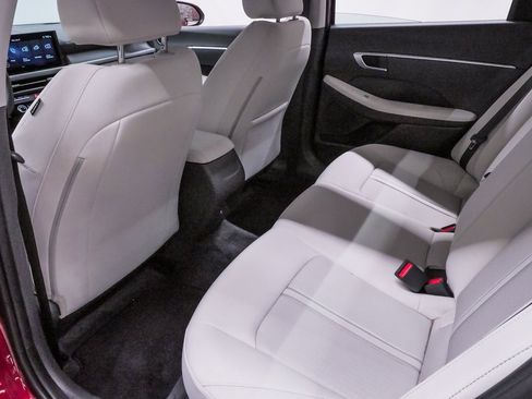 Used 2025 Hyundai Sonata SE image 10