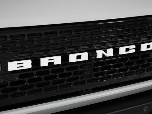 Used 2024 Ford Bronco Wildtrak image 28