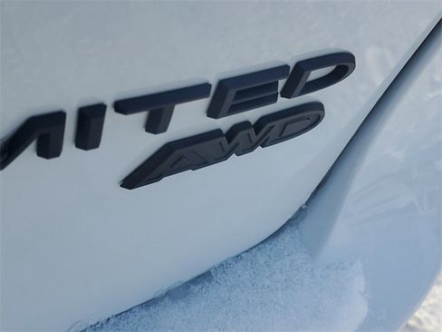 New 2026 Chrysler Pacifica Limited w/ Uconnect Theater Family Group image 6