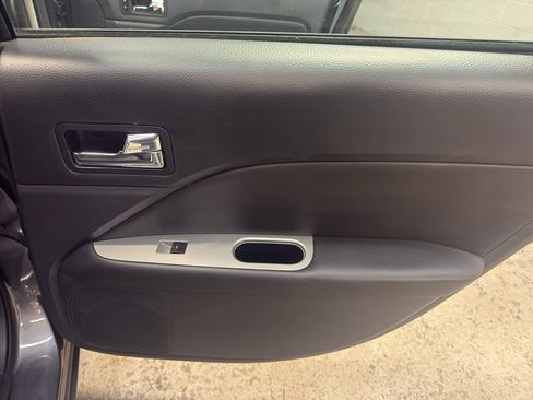 Used 2011 Ford Fusion SEL w/ 302A Rapid Spec Order Code image 24