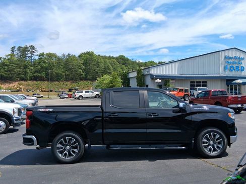 Used 2022 Chevrolet Silverado 1500 LT w/ Protection Package AWD/4WD image 6