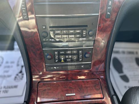 Used 2012 Cadillac Escalade Luxury image 15