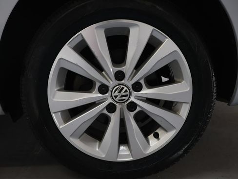 Used 2019 Volkswagen Golf S AWD/4WD image 31