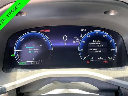 Used 2025 Toyota Camry XLE FWD image 13