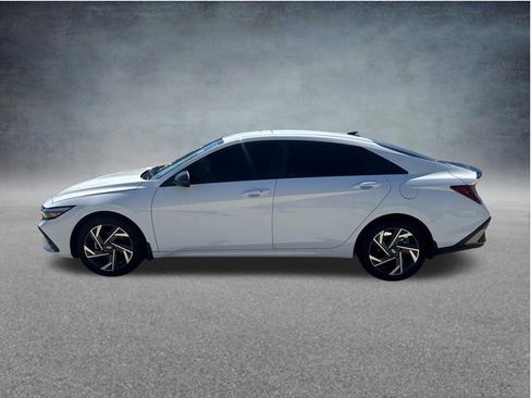 Used 2025 Hyundai Elantra Sport FWD image 6