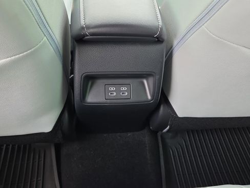Used 2025 Toyota Corolla XSE FWD image 12