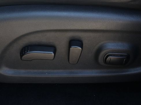 Used 2019 Nissan Pathfinder SL FWD image 21