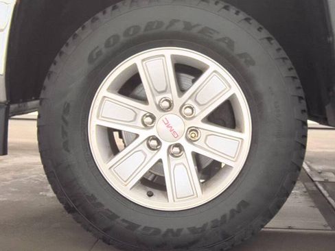 Used 2015 GMC Sierra 1500 SLE w/ SLE Value Package AWD/4WD image 17