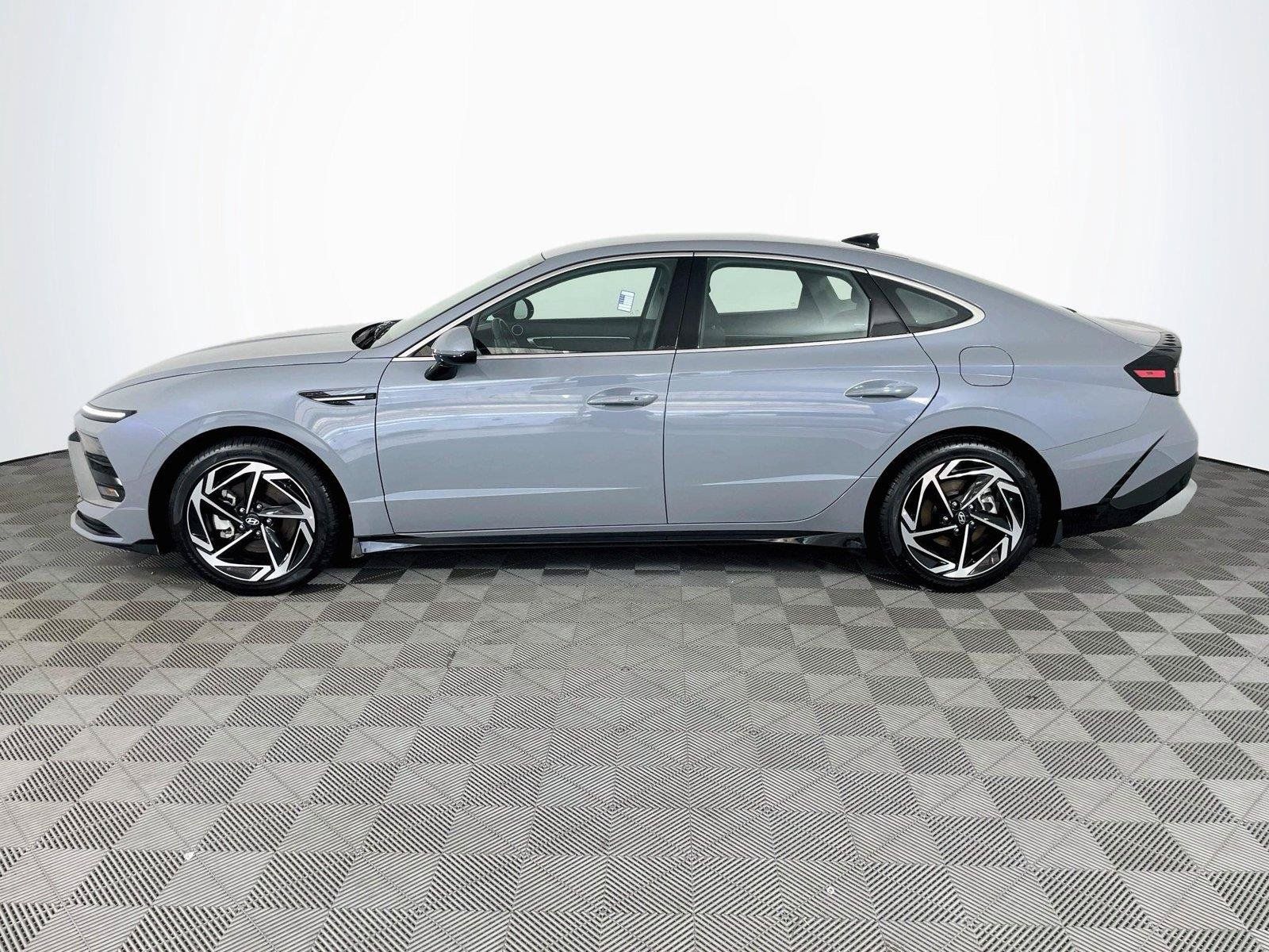 Certified 2026 Hyundai Sonata SEL FWD image 4