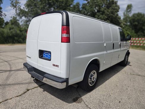 Used 2019 GMC Savana 2500 w/ Enhanced Convenience Package RWD image 6