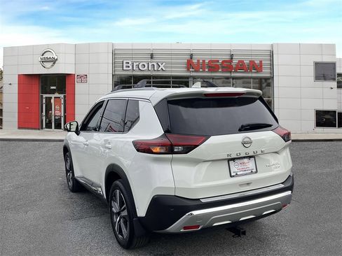 Used 2022 Nissan Rogue Platinum w/ Head-Up Display Package image 5