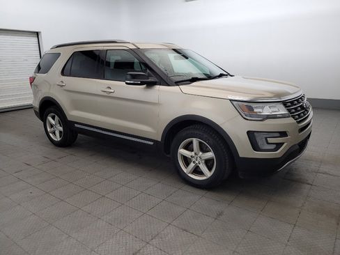 Used 2017 Ford Explorer XLT w/ Equipment Group 202A AWD/4WD image 11