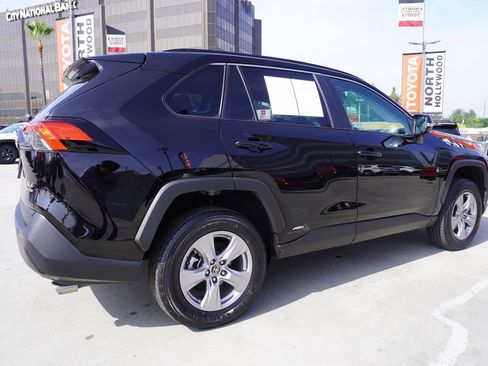 Certified 2025 Toyota RAV4 XLE AWD/4WD image 7