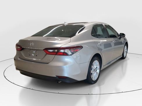 Used 2023 Toyota Camry LE image 7