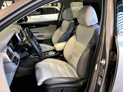 Used 2019 Kia Sorento SX image 10