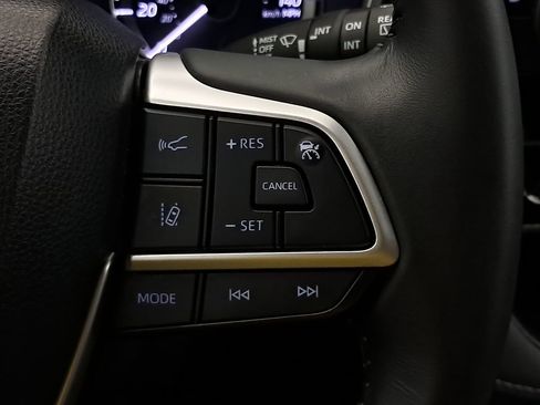 Used 2024 Toyota Highlander XSE image 15