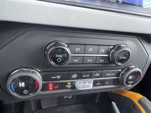 Used 2023 Ford Bronco Badlands image 17