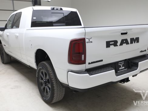 New 2026 RAM 2500 Laramie AWD/4WD image 3