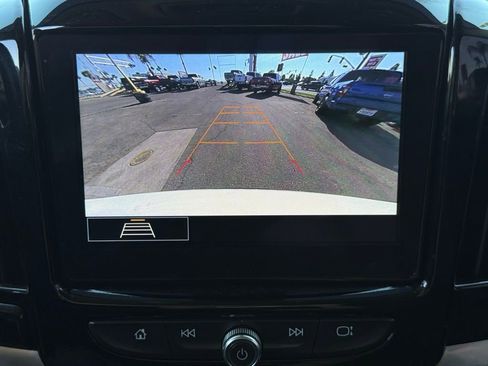 Used 2021 Chevrolet Traverse LT image 31