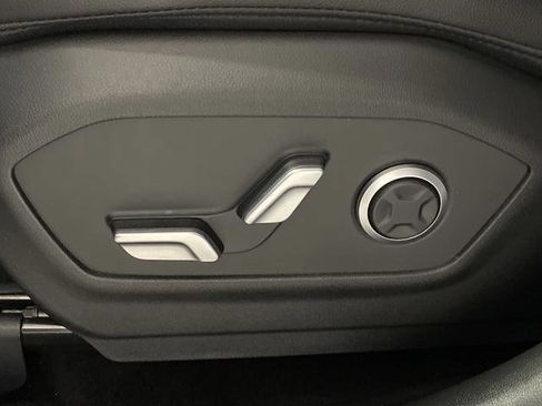 Used 2025 Hyundai Santa Fe Limited image 30