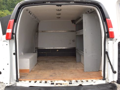 Used 2006 Chevrolet Express 3500 RWD image 44