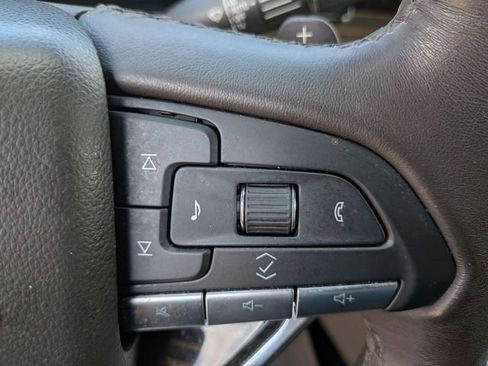 Used 2021 Cadillac Escalade Premium Luxury image 20