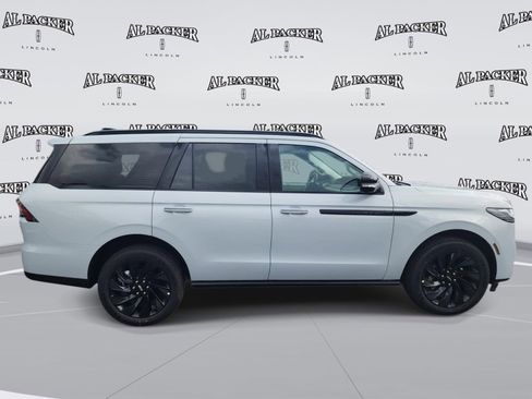 New 2026 Lincoln Navigator Reserve AWD/4WD image 6