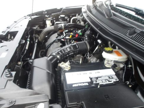 Used 2017 Ford Explorer Limited image 28