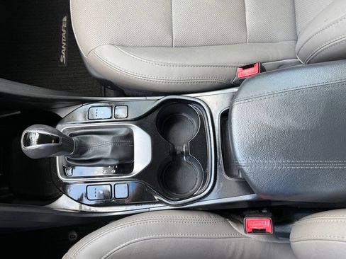 Used 2017 Hyundai Santa Fe Sport FWD image 19