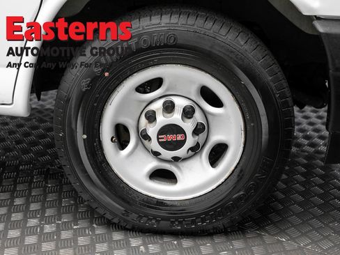 Used 2022 GMC Savana 2500 RWD image 25